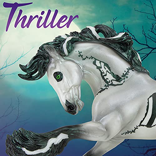 Breyer Horses Traditional Series Edición Limitada | Thriller - 2021 Halloween Horse Limited Edition | Modelo de Juguete de Caballo | 11.5 x 9 Pulgadas | Figura de Caballo Escala 1:9 | Modelo #1833