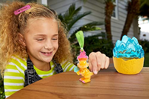 Cave Club Cristal con 4 sorpresas de verano, incluye dinosaurio bebé, juguete para niñas y niños +4 años (Mattel GXP74)