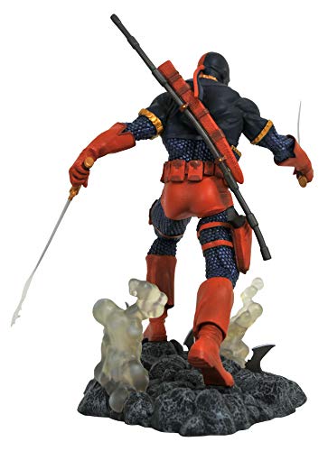 Diamond Select Toys: DC Comics Gallery - Deathstroke PVC Diorama (SEP192495)