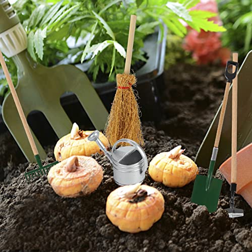 Koogel Juego de casa de muñecas en miniatura, 8 piezas, herramientas de jardín en miniatura, casa de muñecas, accesorios para jardín, regadera, pala, banco, ornamento, para Navidad, puerta de gnomo