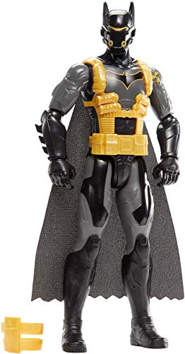 Mattel- Disney Cars Tuta Antitossine DC Missions-Figura de acción 30cm Batman Toxina Antimiedo, Juguetes niños +4 años, Multicolor GCK88