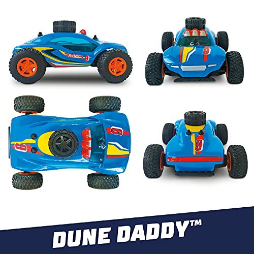 Mondo Motors Hot Wheels Dune Monster - Coche teledirigido a Escala 1:24, Doble frecuencia, hasta 10 km/h de Velocidad, Carcasa de Lexan, función Completa para niños, Modelo Surtido, 63682