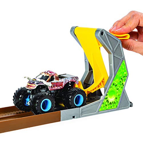 Monster Jam 6045029 Stunt Play Sets 1: 64, (los estilos varían)