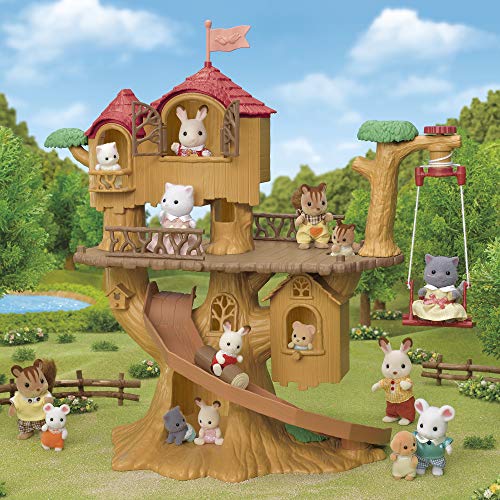 SYLVANIAN FAMILIES Casa De Aventuras En El Árbol Doll House (Epoch para Imaginar 05494) + Cabaña del Lago, Color Beige Y Verde (05451)