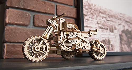 UGEARS maqueta Moto para Montar - Motocicleta Puzzle 3D Adultos - Modelo mecánico de Moto uniqo - maquetas Madera - Rompecabezas Madera 3D para Construir - Kits de construcción 3D (Scrambler UGR-10)