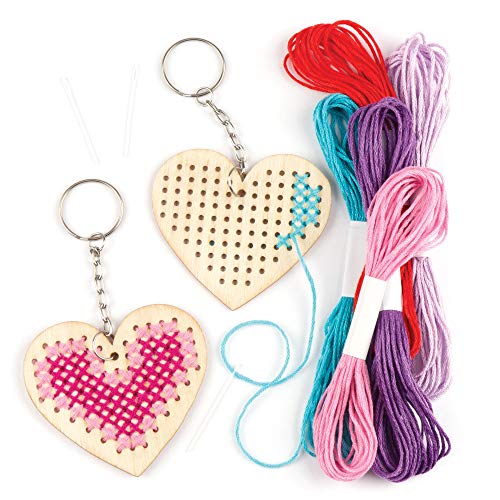 Baker Ross- Kits de llaveros de Madera con Forma de corazón para Punto de Cruz (Pack de 5) Que los niños Pueden Crear y Decorar para San Valentín y el Día de la Madre