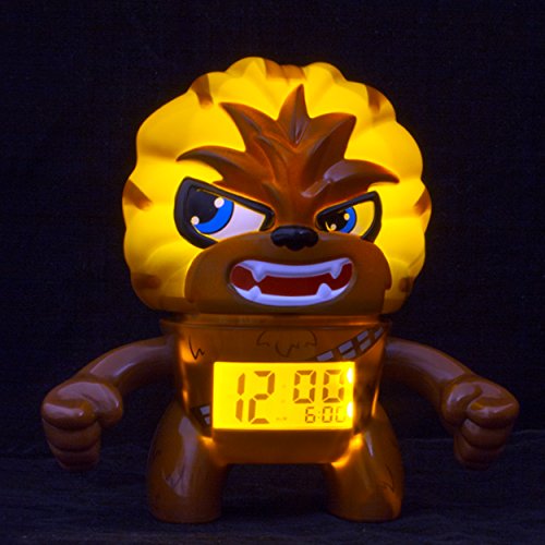 BulbBotz Despertador con luz Infantil figurita de Chewbacca de La Guerra de Las Galaxias | marrón/Negro plástico | 19 cm de Altura | Pantalla LCD | Chico Chica | Oficial