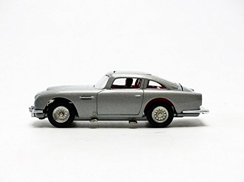 Corgi 04206 1/43 Escala de James Bond, el Aston Martin DB5 de Plata 50º Aniv Thunderball