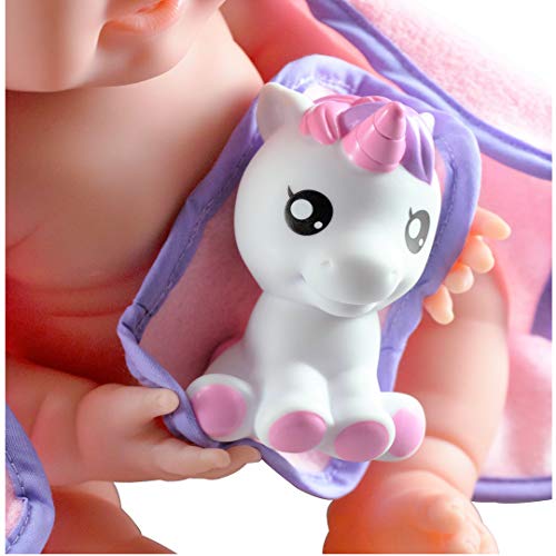 JC Toys, Muñeca La Newborn con Cuerpo de Goma. Toalla con Capucha. con Unicornio Mascota. NIÑA.