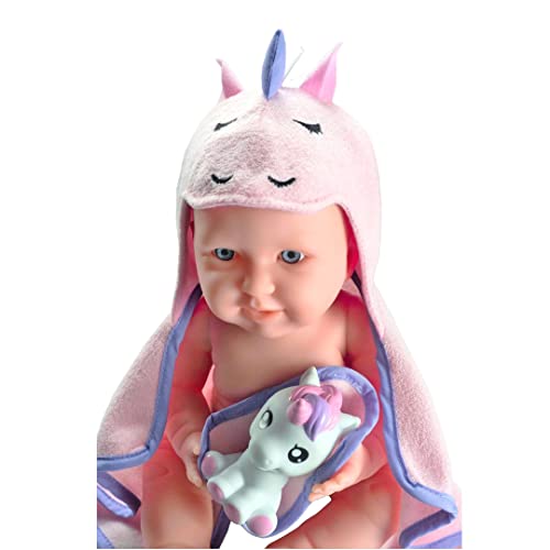 JC Toys, Muñeca La Newborn con Cuerpo de Goma. Toalla con Capucha. con Unicornio Mascota. NIÑA.