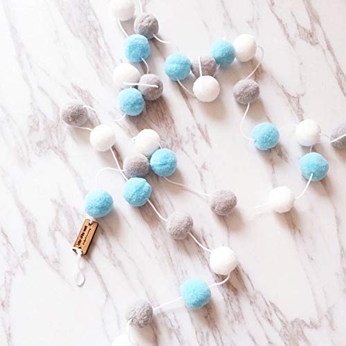 VOOYE 2M 30pcs Fieltro de Lana Bola Bebé Habitación Pared Decorativa Colgante Piel Bola Guirnalda para Manualidades Creación y Hobby Suministros Decoración Hogar - Blanco + Gris + Azul, Free Size