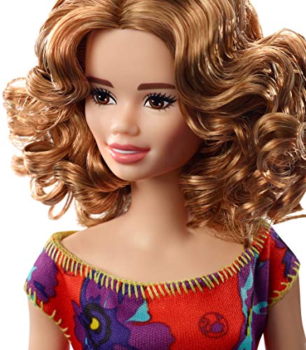 Barbie - Fashionista Muñeca con Cabello Castaño Ondulado y con Vestido Rojo con Flor (Mattel GBK95) , color/modelo surtido