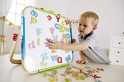 Hape Estudio de Dibujo portátil - Juguete Galardonado Caballete de Madera con Dos Caras para Niños y Niñas con Pizarra magnética y Pizarra de tiza, Dos Tizas, Borrador y Pinza Magnética para Papel