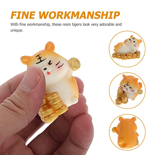 Homoyoyo 9Pcs Figuras de Tigre en Miniatura con Monedas de Oro Mini Estatuas de Animales Zodiaco Chino Buena Suerte Escultura Animal Topper para Jardín de Hadas Casa de Muñecas Decoración