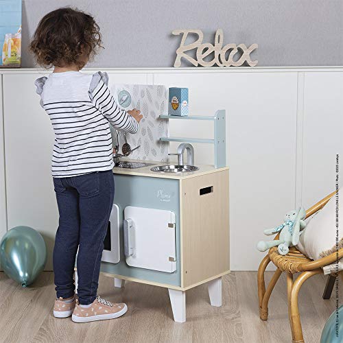 Janod - Cocina de madera para niños "Plume" - Con horno, fregadero de acero inoxidable, armario, pomos y reloj - Cocina con 5 accesorios - De 3 a 8 años, J06608