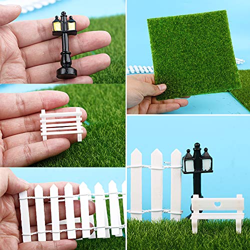 MEJOSER 90cm Mini Vallas Madera para Jardín + 4pcs Césped Artificial 2 Farolas 2 Bancos en Miniatura para Micro Paisajes Jardín en Miniatura