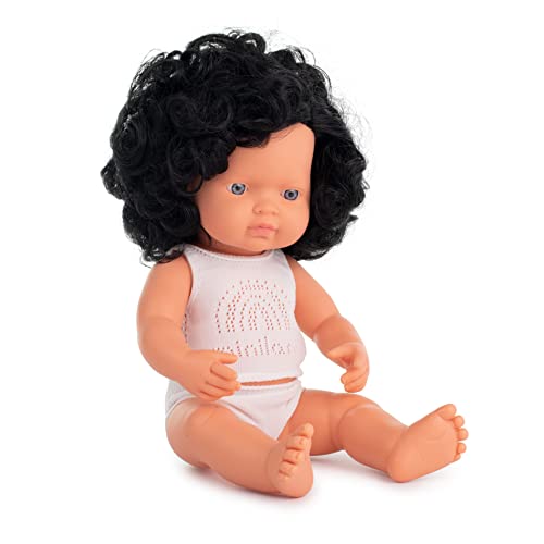 Muñeca bebé Caucásica Niña con Pelo Moreno Rizado de 38cm, Fabricada en Vinilo Suave. Rasgos étnicos y sexuado para el Aprendizaje de la Diversidad. En Caja de Regalo.