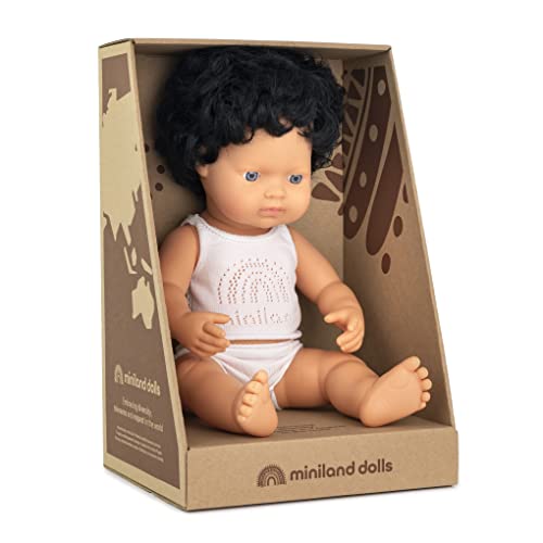 Muñeco bebé Caucásico Niño con Pelo Moreno Rizado de 38cm. Presentado en Caja de Regalo.