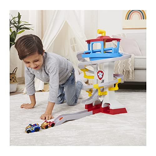 PAW PATROL Playset with Vehicles, Scale True Metal Adventure Bay Rescue Way-Juego con 2 vehículos exclusivos, Escala 1:55 (Spin Master PAWP-309537)