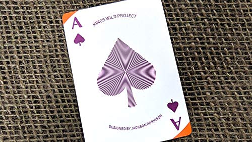 Plum Pi jugando a las cartas de Kings Wild Project | Cool Collectable Poker Deck | Cartas para magos y trucos de magia