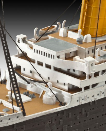 Revell- Other License Maqueta R.M.S. Titanic, Kit Modello, Escala 1:700 (5210) (05210)