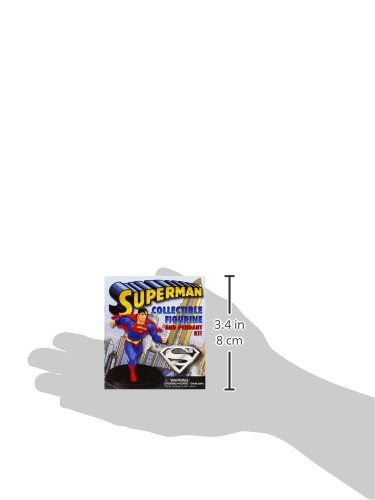 Superman: Collectible Figurine and Pendant Kit (Mega Mini Kits)