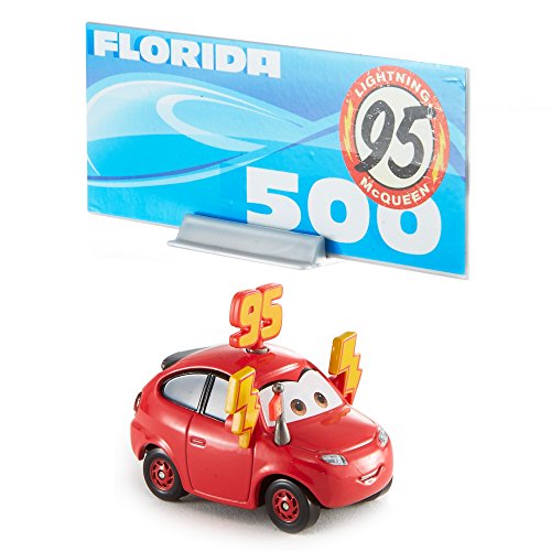 Mattel - Hot Wheels FLB59. Cars 3. Personaje Mady McGear.