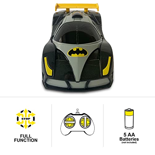 Mondo Motors - RC Batmobile Batman DC - Modelo teledirigido a Escala 1:28 - hasta 10 km/h de Velocidad - Coche de Juguete para niños - 63699