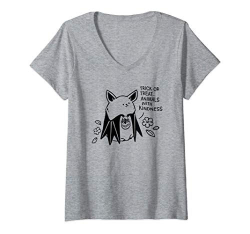 Mujer Trick Or Treat Animals With Kindness Bat Halloween Costume Camiseta Cuello V