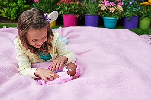 My Garden Baby Envuelve y acurruca Rosa Muñeco de Juguete con Manta Mariposa y Chupete, Regalo para niñas y niños +18 Meses (Mattel HBH40)