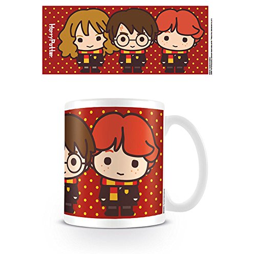 Pyramid International Harry Potter - Taza Chibi Harry Ron Hermione, 320 Ml + Juego De Cartas Harry Potter I'M Going To Hogwarts. Cartamundi