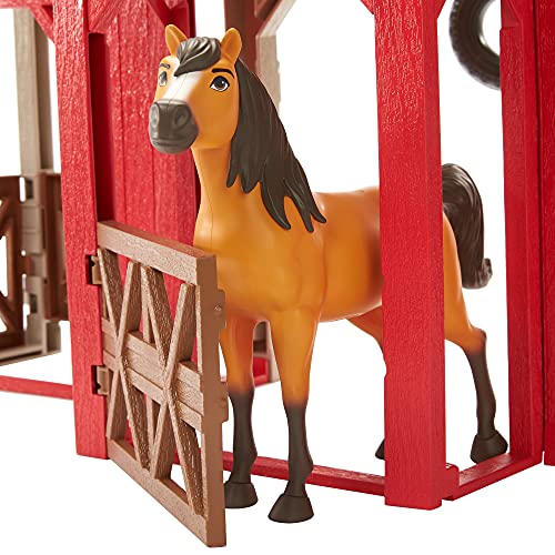 Spirit Establo con caballo de juguete, casa para muñecas con accesorios (Mattel HDK56)