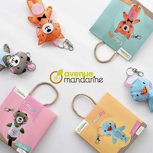 Avenue Mandarine - Mini Couz'In Romy - Porte-Clé Loutre à Coudre - Figurine en Feutrine + Aiguille et Accessoires - Initiation à la Couture Enfant dès 7 ans - KC049C