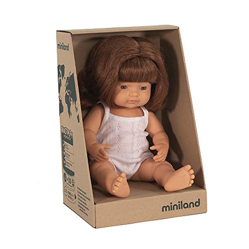 Miniland – Muñeco bebé Europea Niña Pelirroja de Vinilo Suave de 38cm con rasgos étnicos y sexuado para el Aprendizaje de la Diversidad con Suave y Agradable Perfume. Presentado en Caja de Regalo.