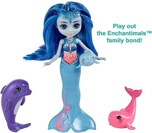 Royal Enchantimals Ocean Kingdom Muñeca Dorinda Dolphin con familia de mascotas delfines de juguete (Mattel HCF72)