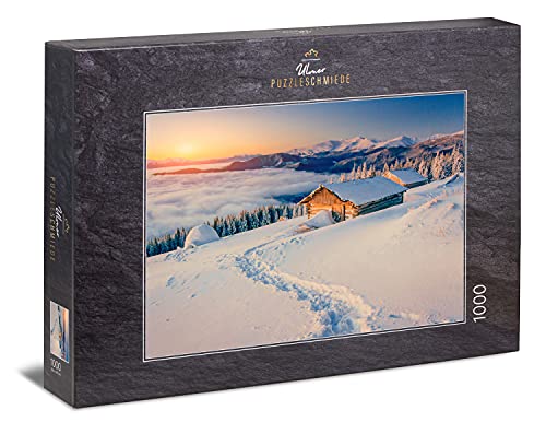 Ulmer Puzzleschmiede - Puzle "idilio invernal" - Puzzle clásico de 1000 piezas - Montañas cubiertas de nieve con cabaña solitaria de Alm en los Alpes