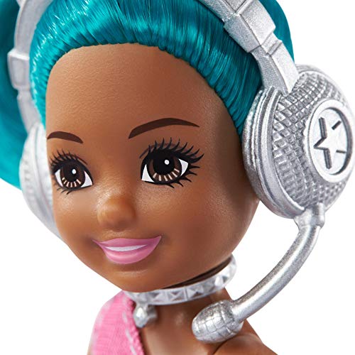 Barbie Chelsea Pop Star Muñeca afroamericana con accesorios de concierto de juguete, para niñas y niños +3 años (Mattel GTN89)