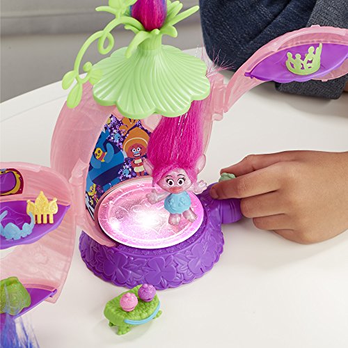 DreamWorks Trolls Poppy's Coronation Pod …