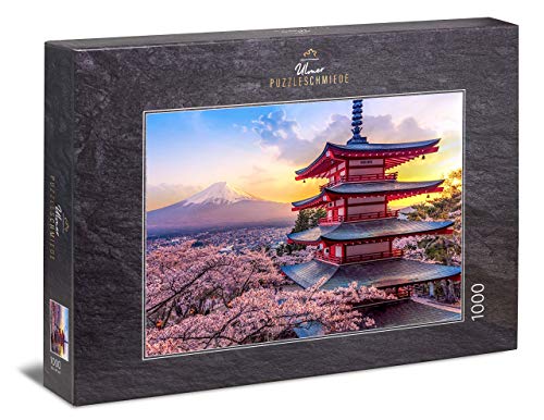 Ulmer Puzzleschmiede - Puzzle Fujijijama - Puzzle de 1000 Piezas - Pagoda Chureito Cerca de Fujiyoshida con Vista a los cerezos en Flor en el Monte Fuji